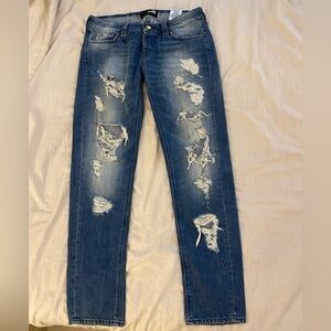 LOVE MOSCHINO Straight Low Rise Distressed Jeans (J2)